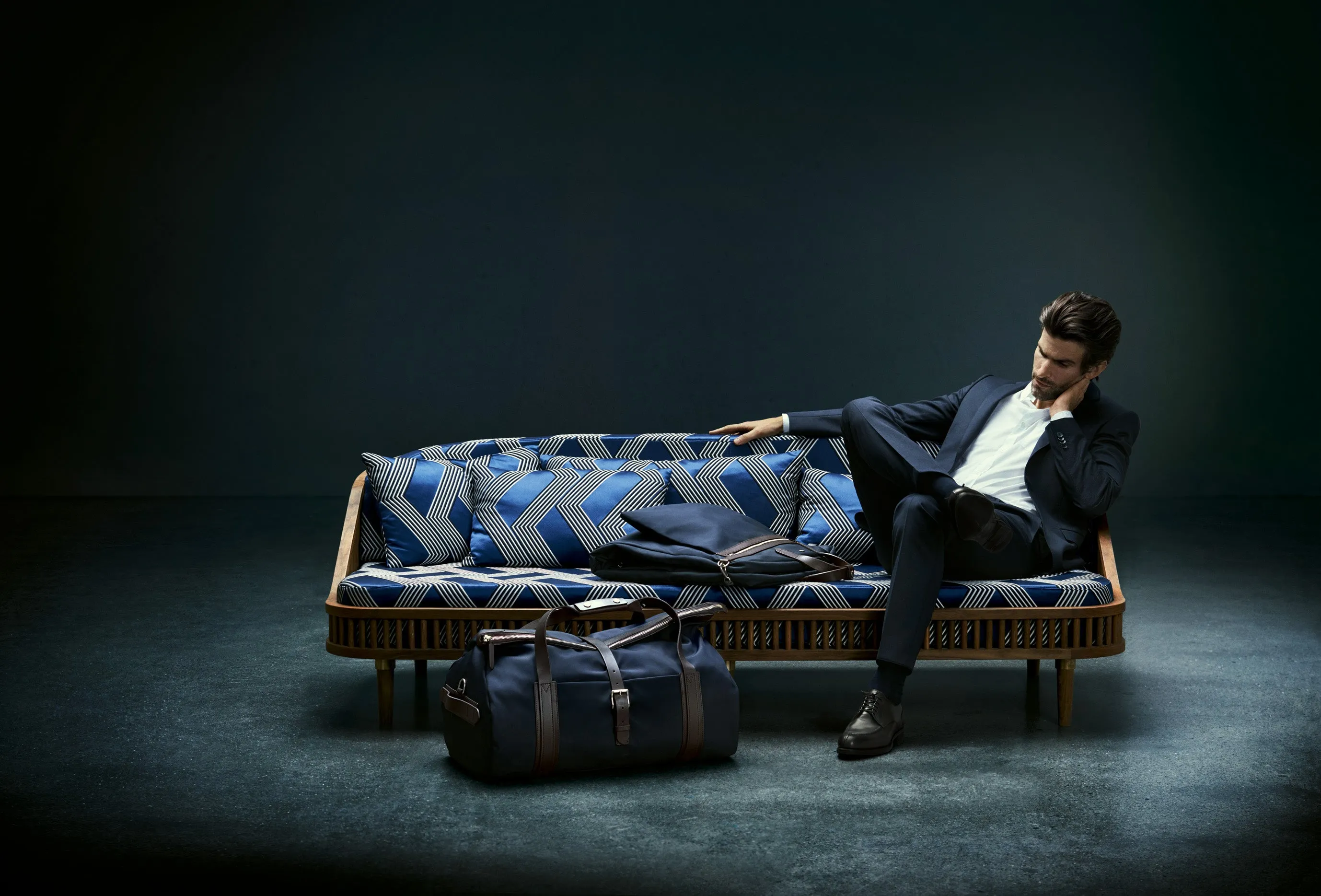 M/S Explorer – Navy/Dark Brown